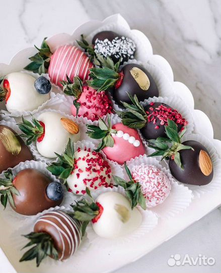 Клубника в шоколаде в коробочке