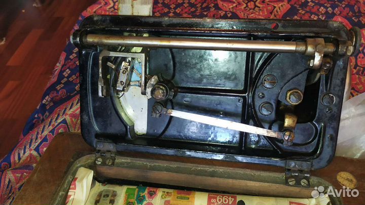 Швейная машинка зингер