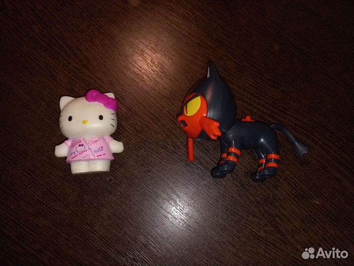 Маленькие фигурки киндеры LetsPetShop динозаврики