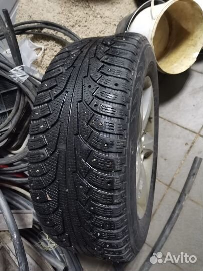 Комплект колес шипованных 18 радиуса на Бмв х5