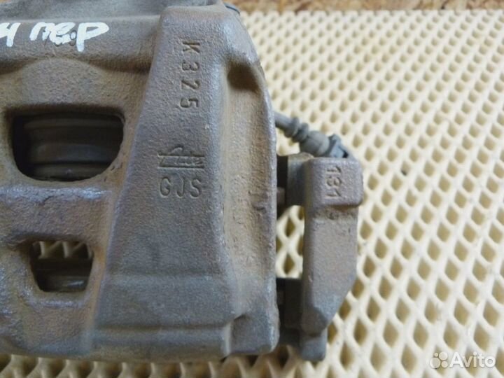 Суппорт передний левый VW Tiguan 2007-2011 (5N0615123 5N0615125)