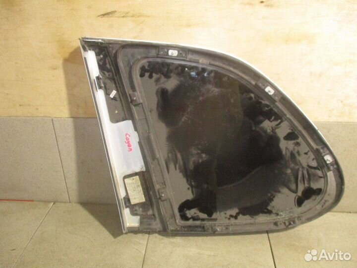 Стекло кузовное глухое правое Porsche Cayenne I