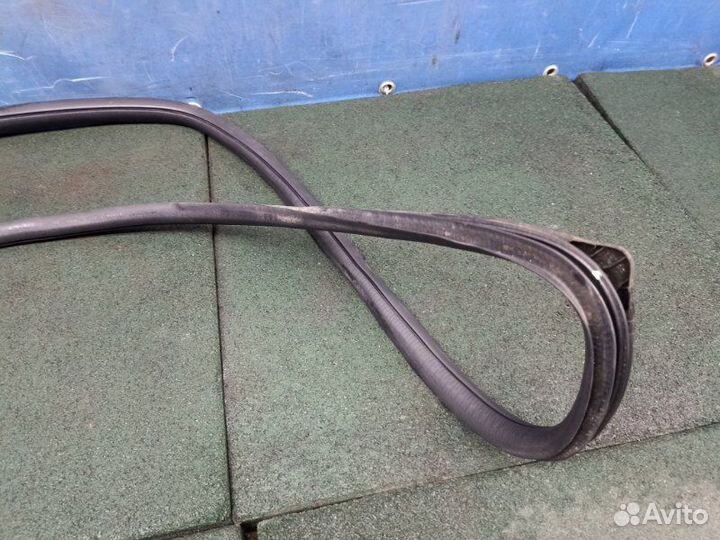 Уплотнитель дверного проема задний правый LADA