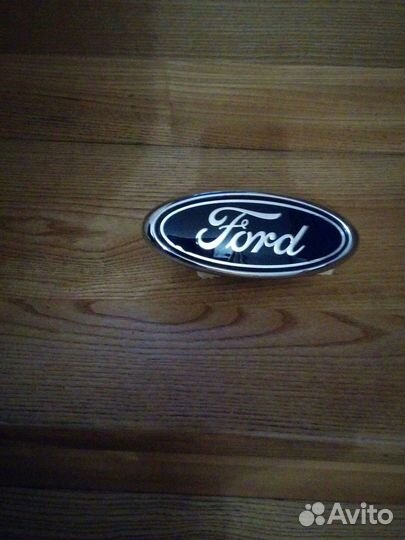 Эмблема решетки радиатора форд фокус 2