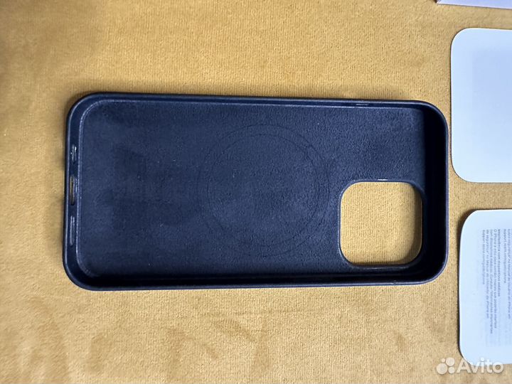 Чехол на iPhone 13 Pro кожаный оригинальный