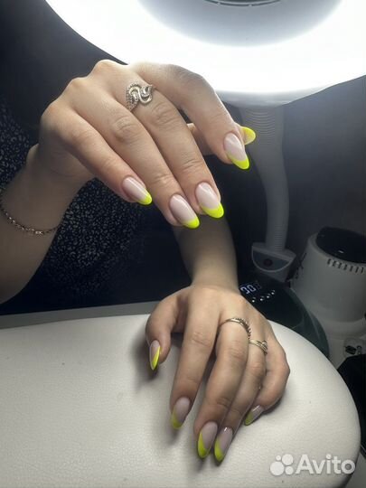 Наращивание ногтей, Педикюр