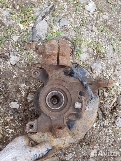 Кулак передний правый Honda Capa