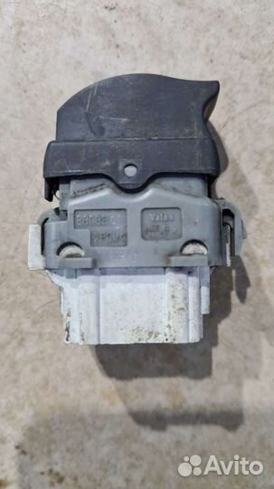 Кнопка стеклоподъемника Меган 2