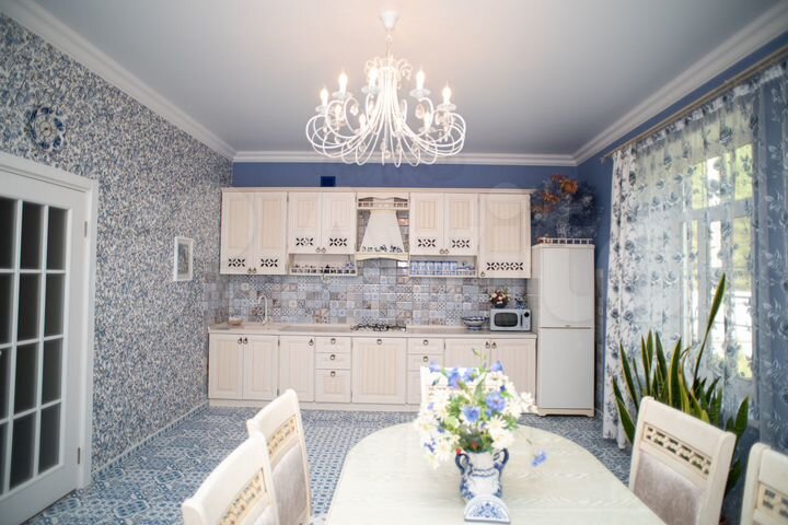 Дом 300 м² на участке 12,5 сот.