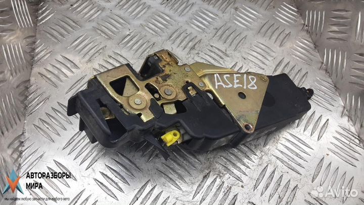 Замок двери передней правой Volvo V40 2-й рест