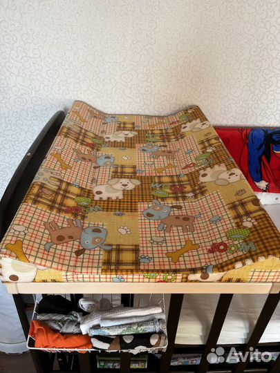 Пеленальная доска на кроватку