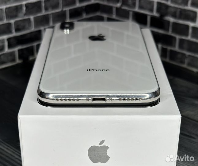 iPhone X, 64 ГБ