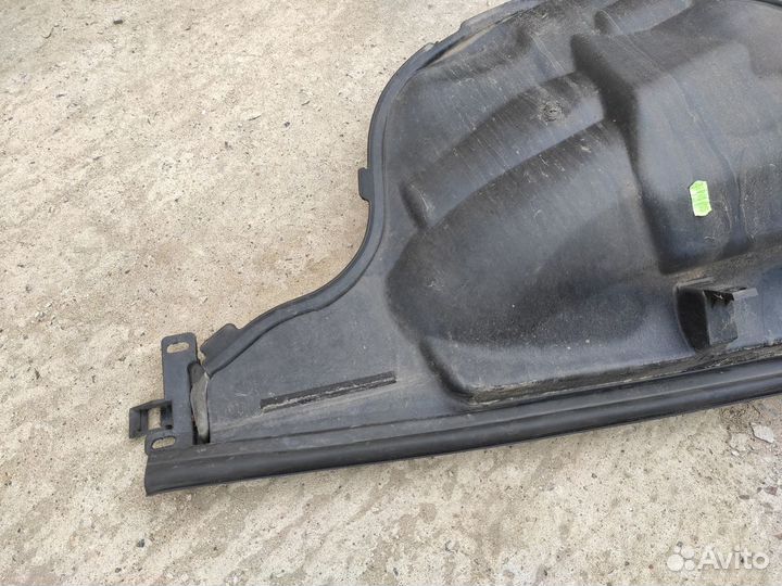 Щит панели нижний лобового стекла на Opel Meriva A