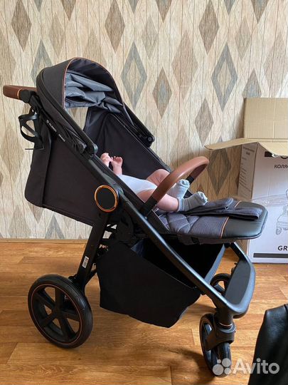 Прогулочная коляска