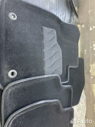 Крвры салона тойота камри v 70,ворсовые