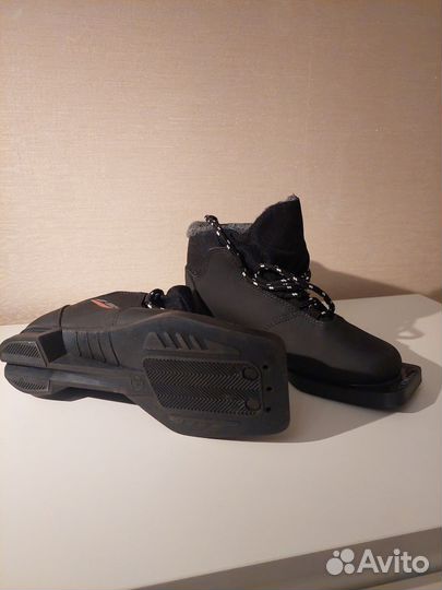 Лыжные ботинки, 34 размер