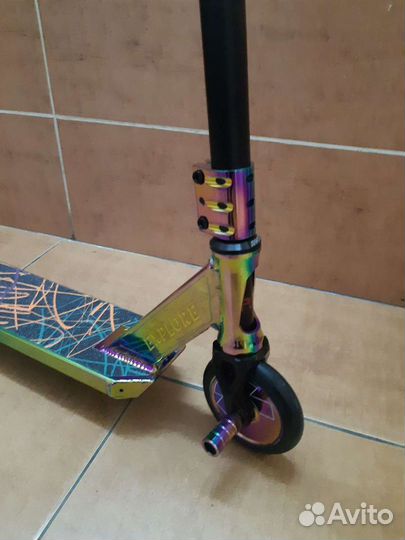 Трюковой самокат Explore Flamina Deluxe Neo Chrome
