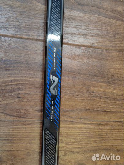 Профессиональная хоккейная клюшка Bauer Nexus 1NSR