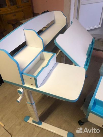 Письменный стол со стулом