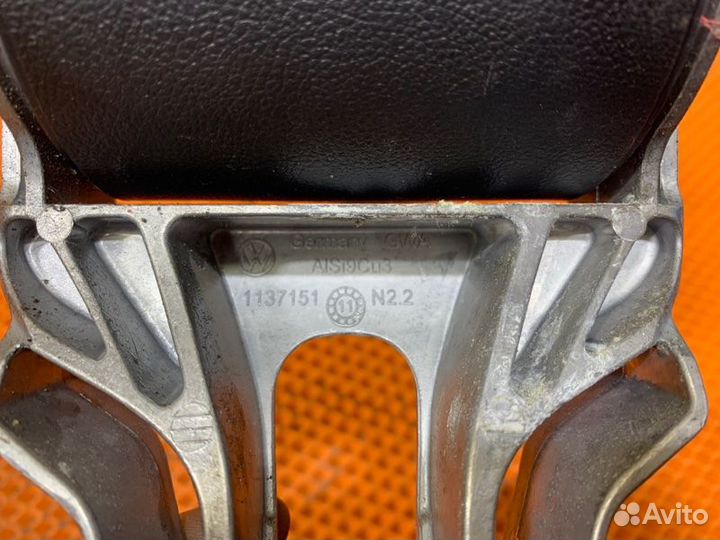 Подлокотник Volkswagen Polo V 1.6 cfna 2011