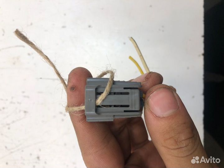 Разъем форсунки Subaru Forester SF5 EJ201 2000