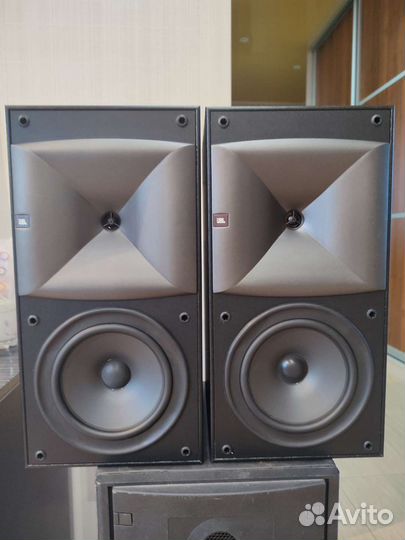 Колонки полочные JBL HMS 610