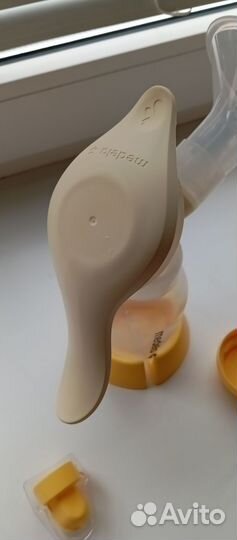 Молокоотсос medela ручной