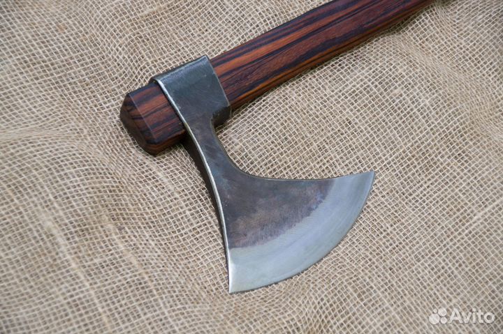 Подарочный топор для рыбака и охотника на топорище