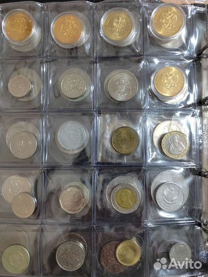 Коллекция монет и купюр