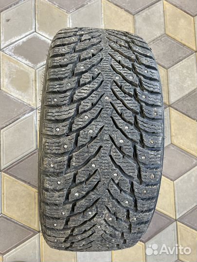 Nokian Tyres Hakkapeliitta 9 235/45 R18