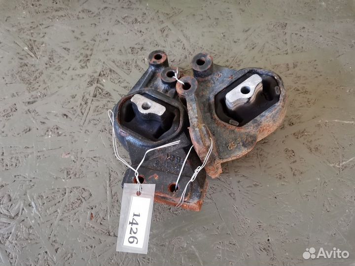 Подушка крепления двигателя