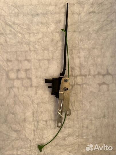 Замок активатор сервопривод лючка бензобака Bmw