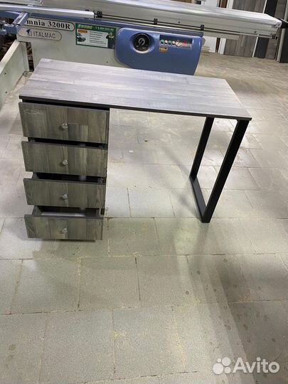 Маникюрный стол от производителя