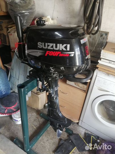 Продаётся лодочный мотор