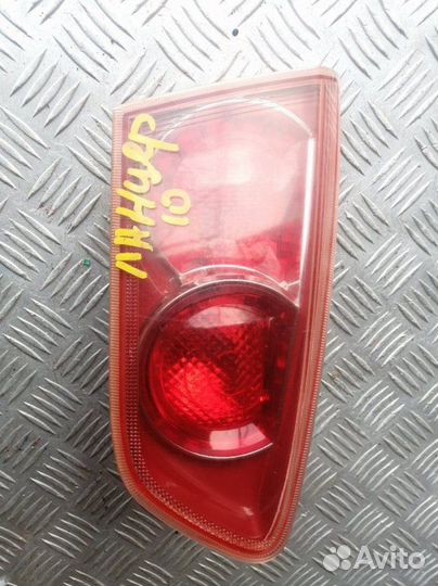 Фонарь внутренний задний левый Mitsubishi Lancer
