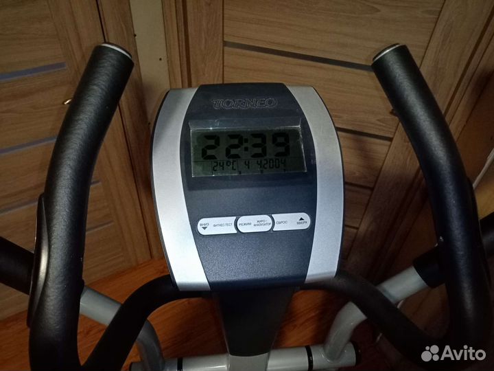 Эллиптический тренажер torneo