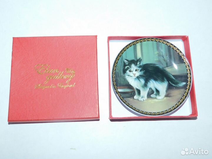 Тарелка декоративная с котенком
