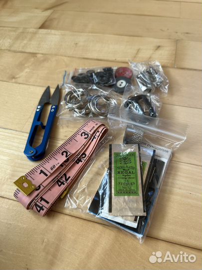 Набор ниток и мелочей