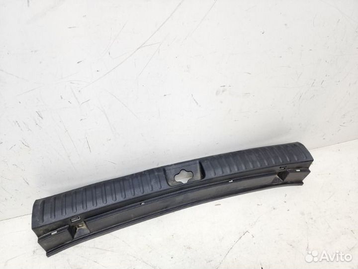 Накладка замка багажника задняя Kia Ceed 3 2018