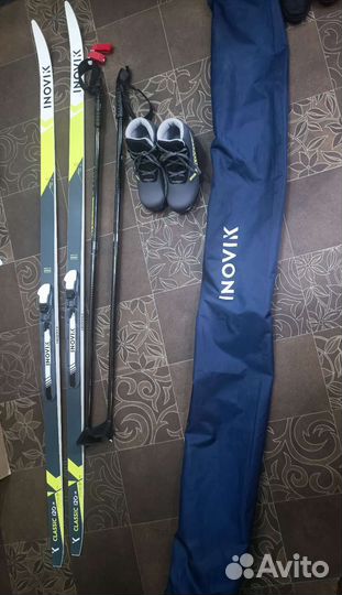 Новый комплект лыж для первоклассника