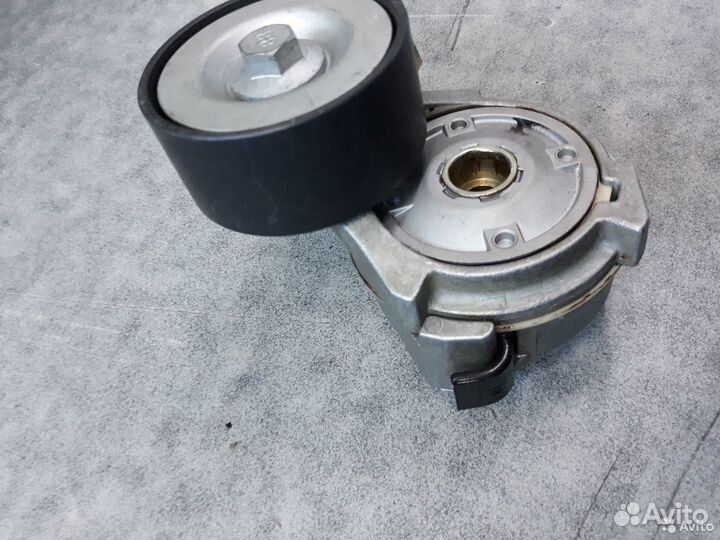 Натяжитель ремня мерседес