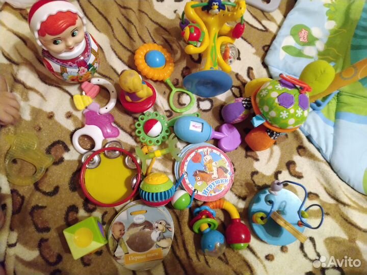 Развивающий коврик bright starts + игрушки