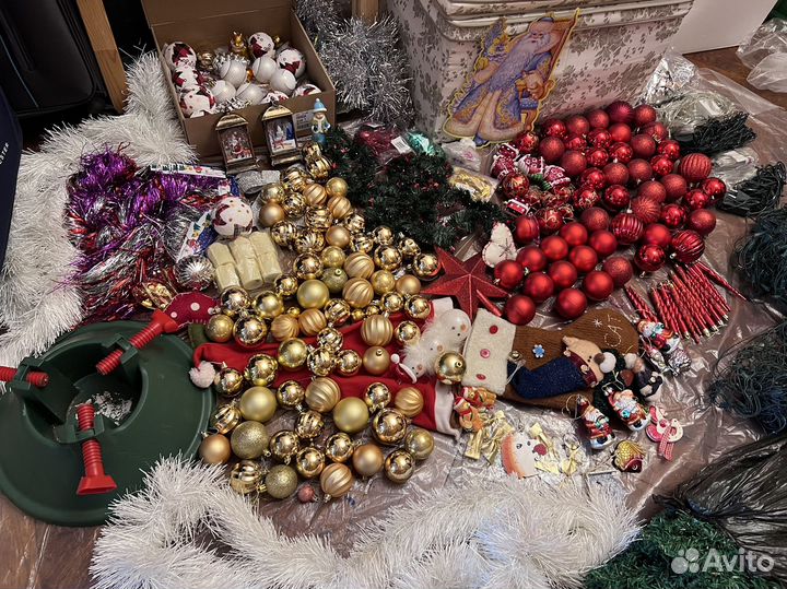 Навогодние украшения большой коробкой, икеа и т.д