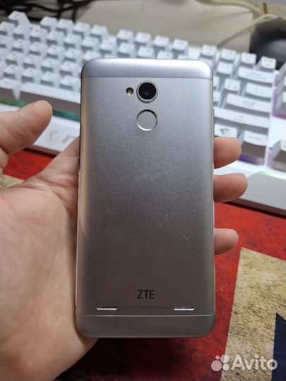 ZTE Blade V7 Lite, 2/16 ГБ
