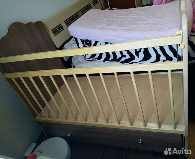 Кроватка с полным комплектом