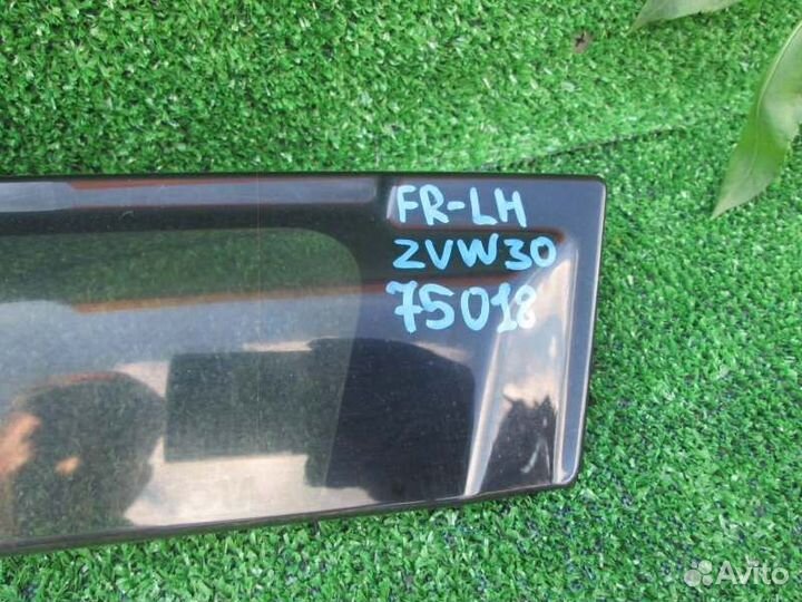 Ветровик передний левый Toyota Prius ZVW30 2ZR-FXE