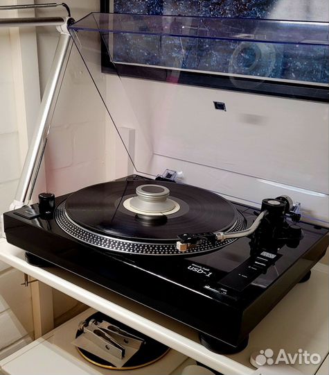 Виниловый проигрыватель Music Hall USB-1