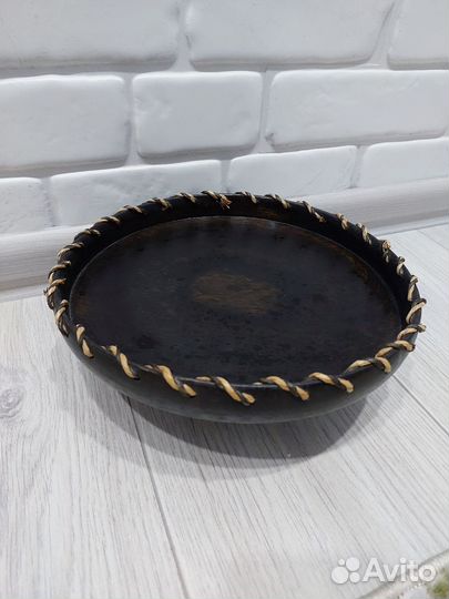 Деревянная тарелка