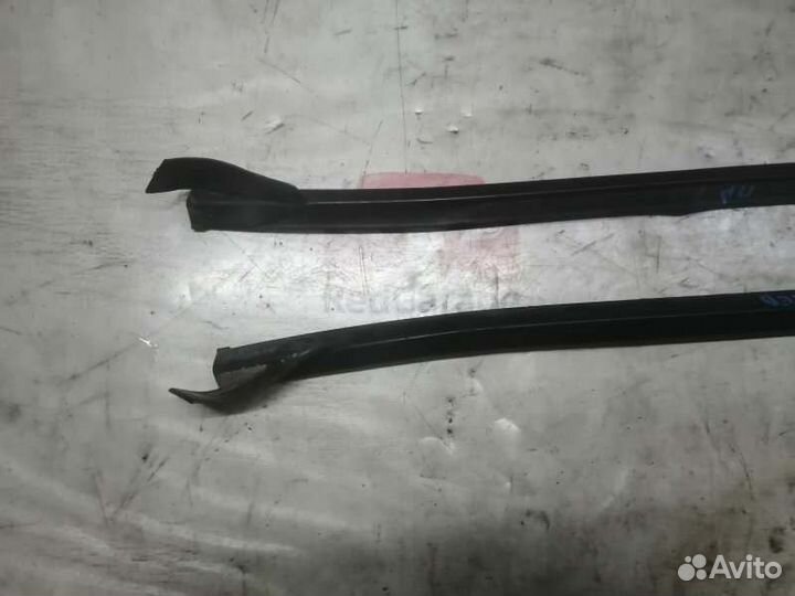 Молдинг лобового стекла передний Opel Frontera 5