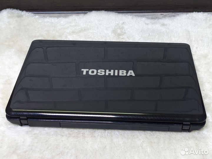 Toshiba / Phenom II P820 /HD5650 /6GB DDR3 /500Gb